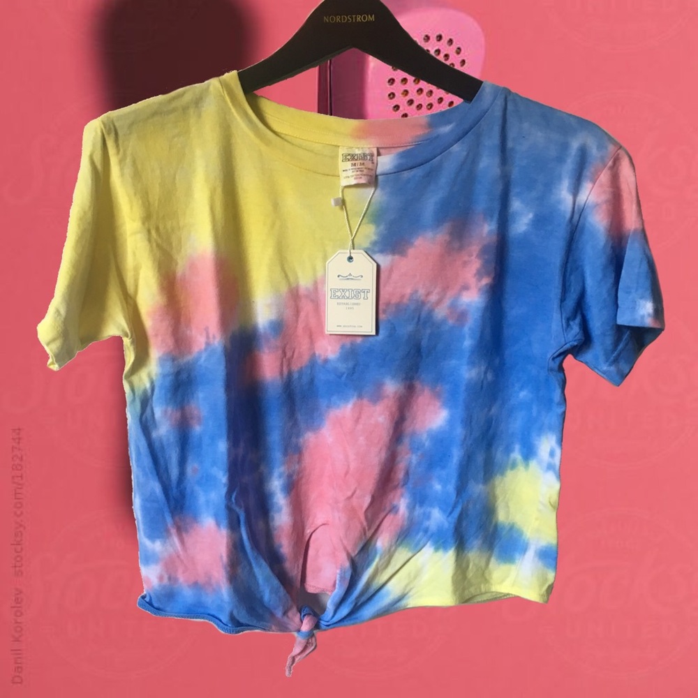 Tie Dye Scoop Neck Tee with Front Ties 🌻